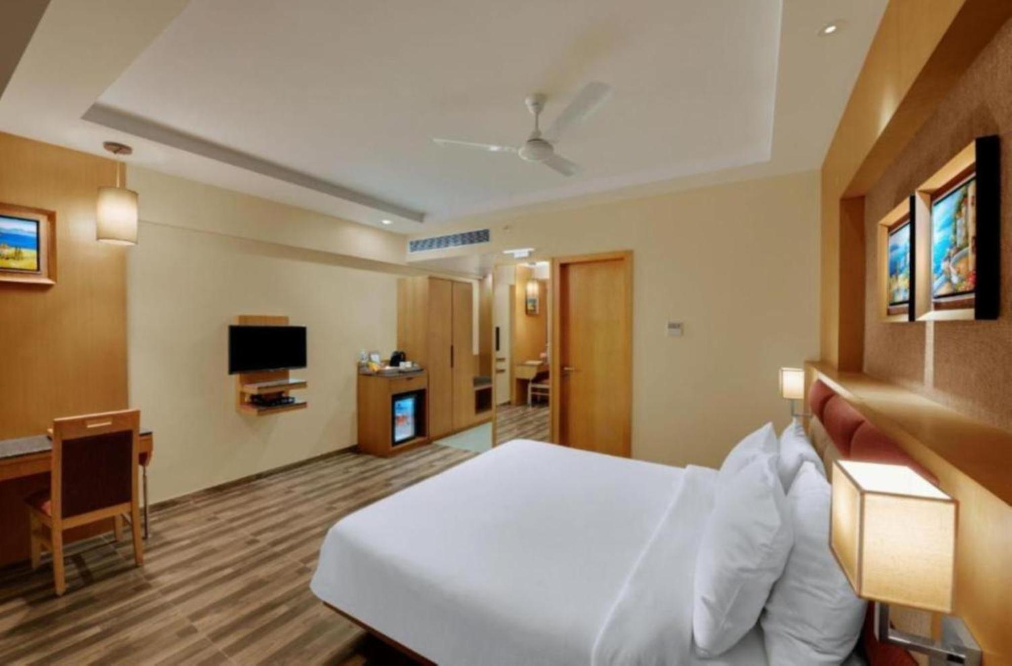 Hotel Seven Inn Near Delhi Airport Нью-Делі Екстер'єр фото